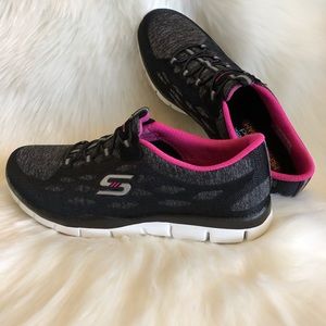 Skechers Bungee Sneakers Pink and Black Size 8